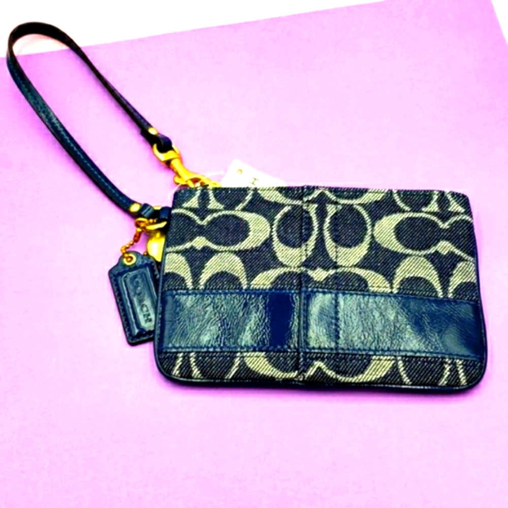 NWT Coach Denim Signature Stripe Wristlet vintage style F41718 detachable strap